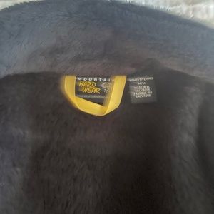 Black fleece Mountain Hardwear Jacket